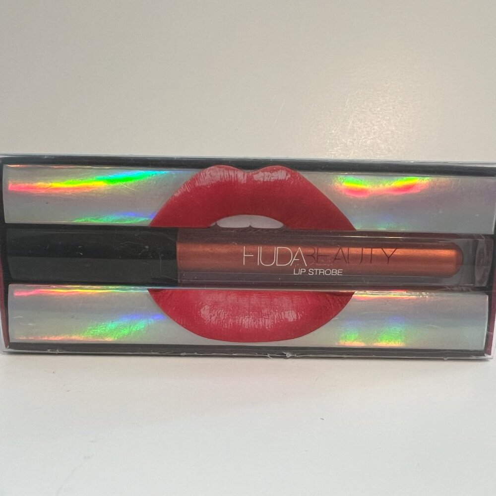 Huda Beauty Lip Strobe in Boujee